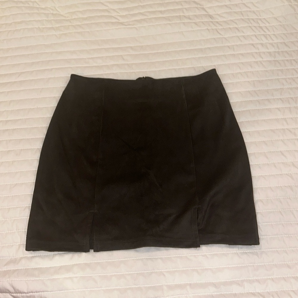 Black mini suede skirt size small